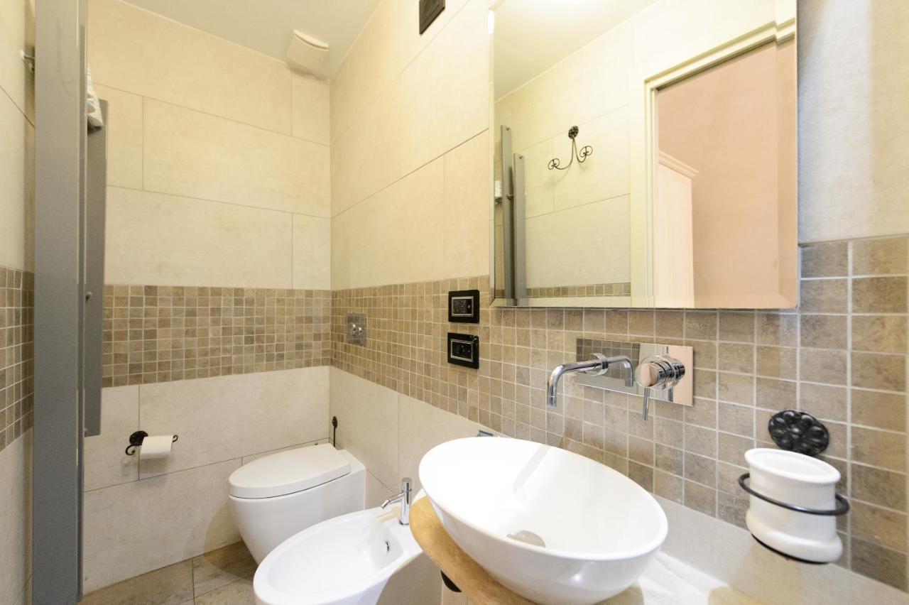 Luxury Ripetta 2 Rom