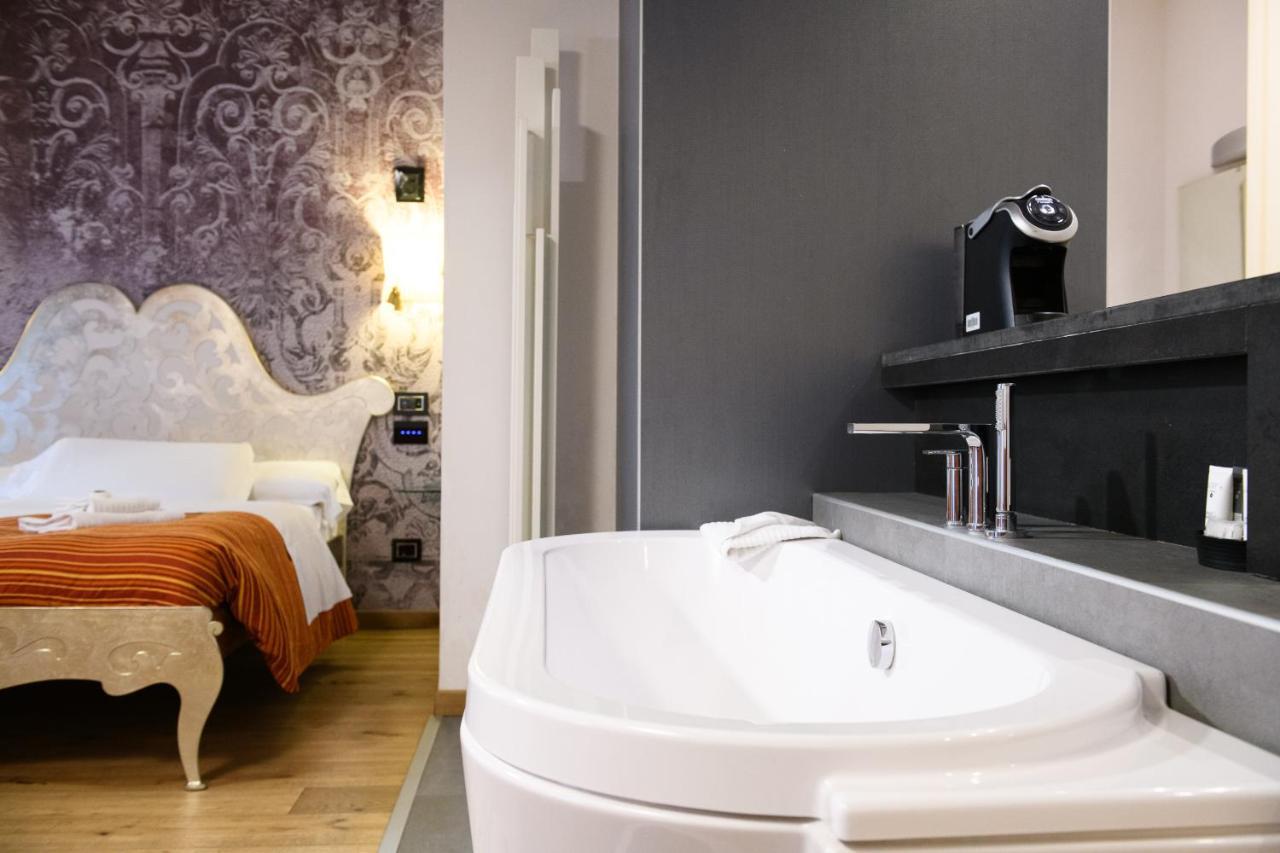 Luxury Ripetta 2 Rom